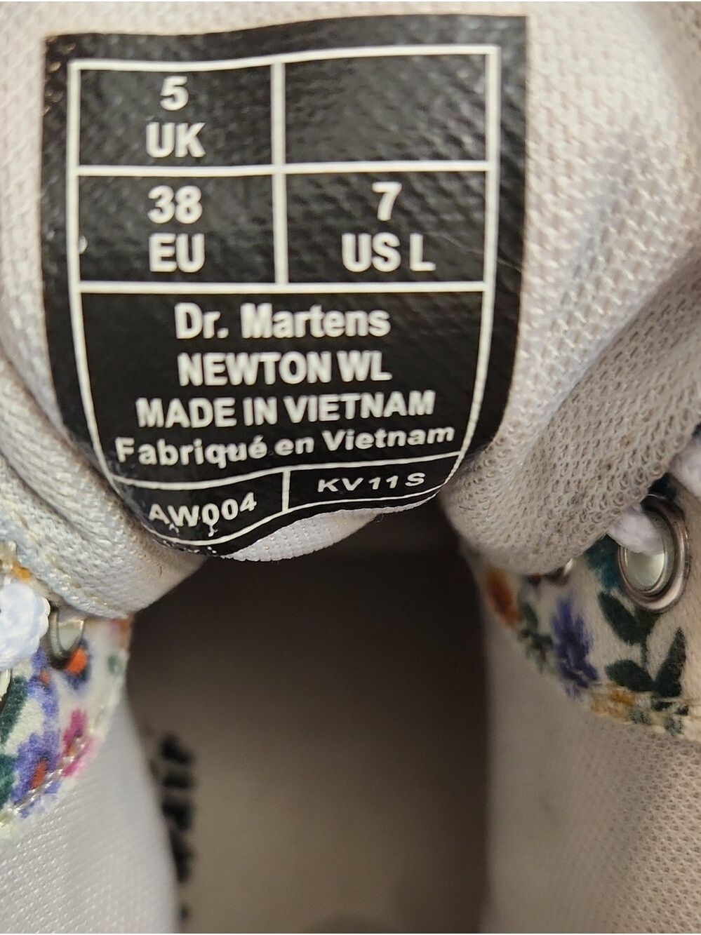 Dr. Martens Newton Wanderlust Floral Multicolored Lace-Up Ankle Boots (Size 7) - Picture 10 of 11